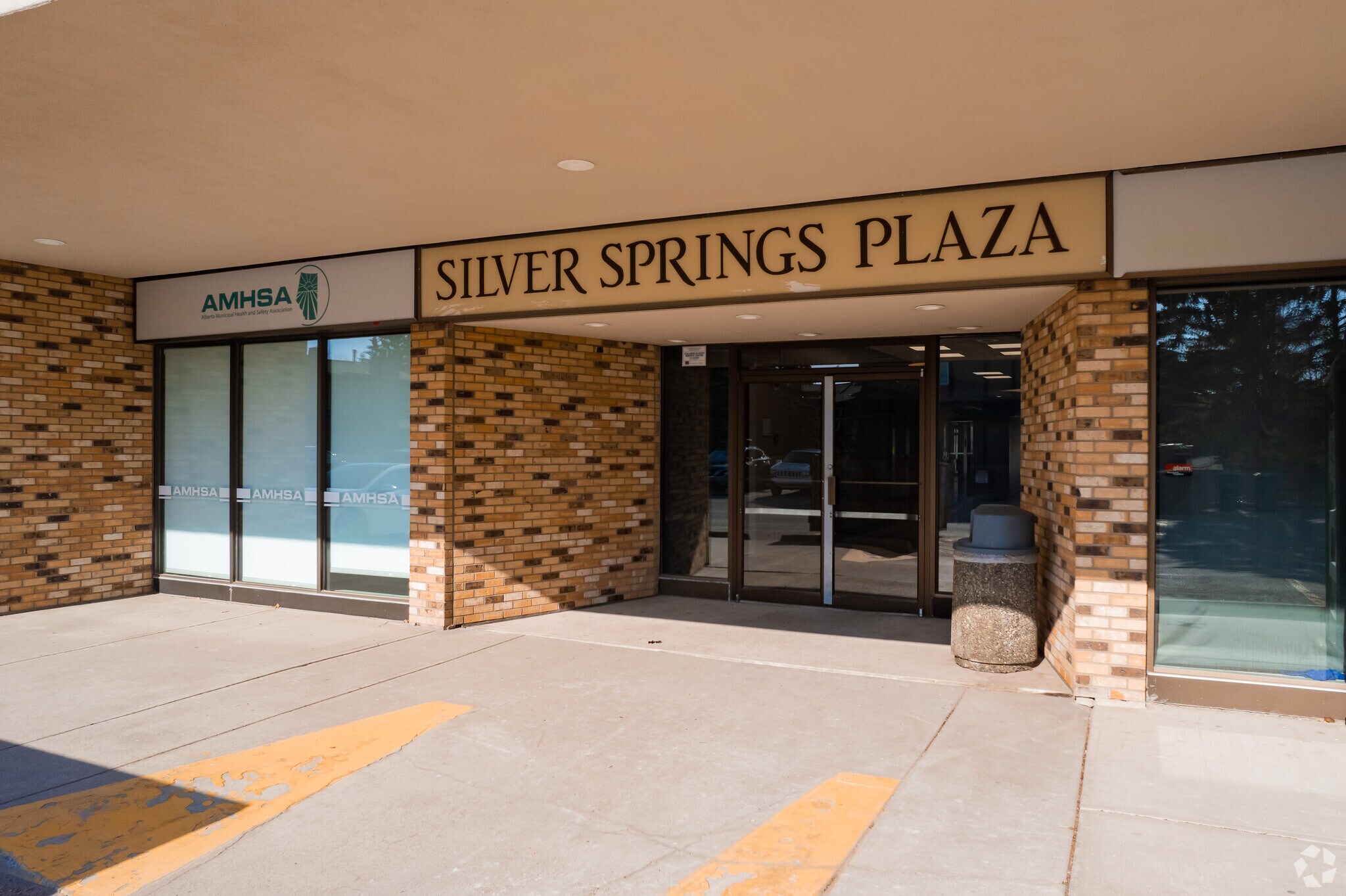 5720 Silver Springs Blvd NW, Calgary, AB for Rent