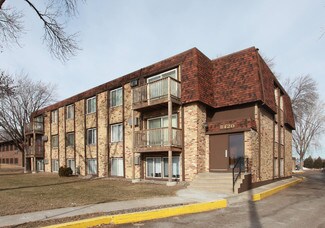 New Hope, MN Apartments - 8420 42nd Ave N