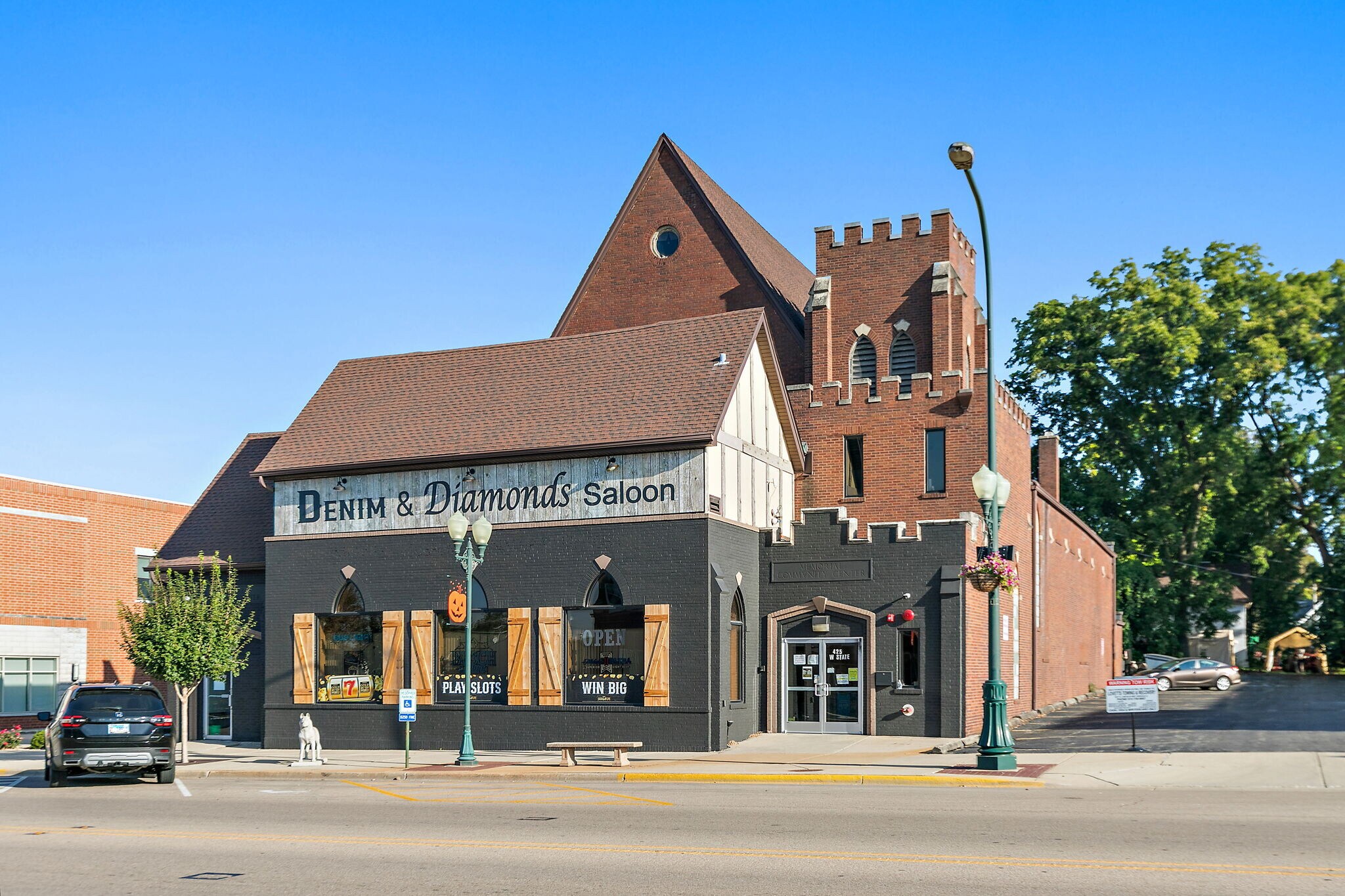 425 W State St, Sycamore, IL for Sale