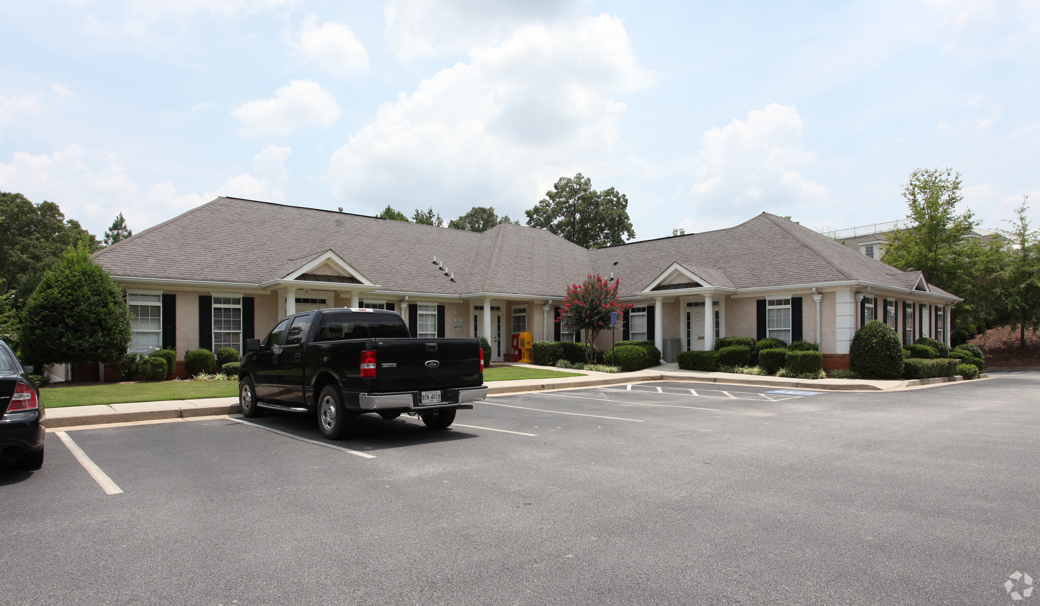 245 Country Club Dr, Stockbridge, GA for Rent