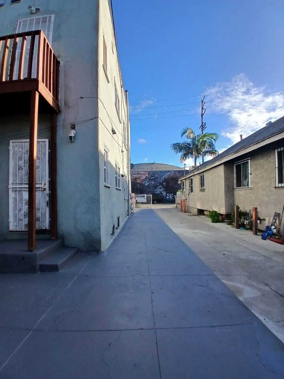 327 W 58th St, Los Angeles, CA for Sale