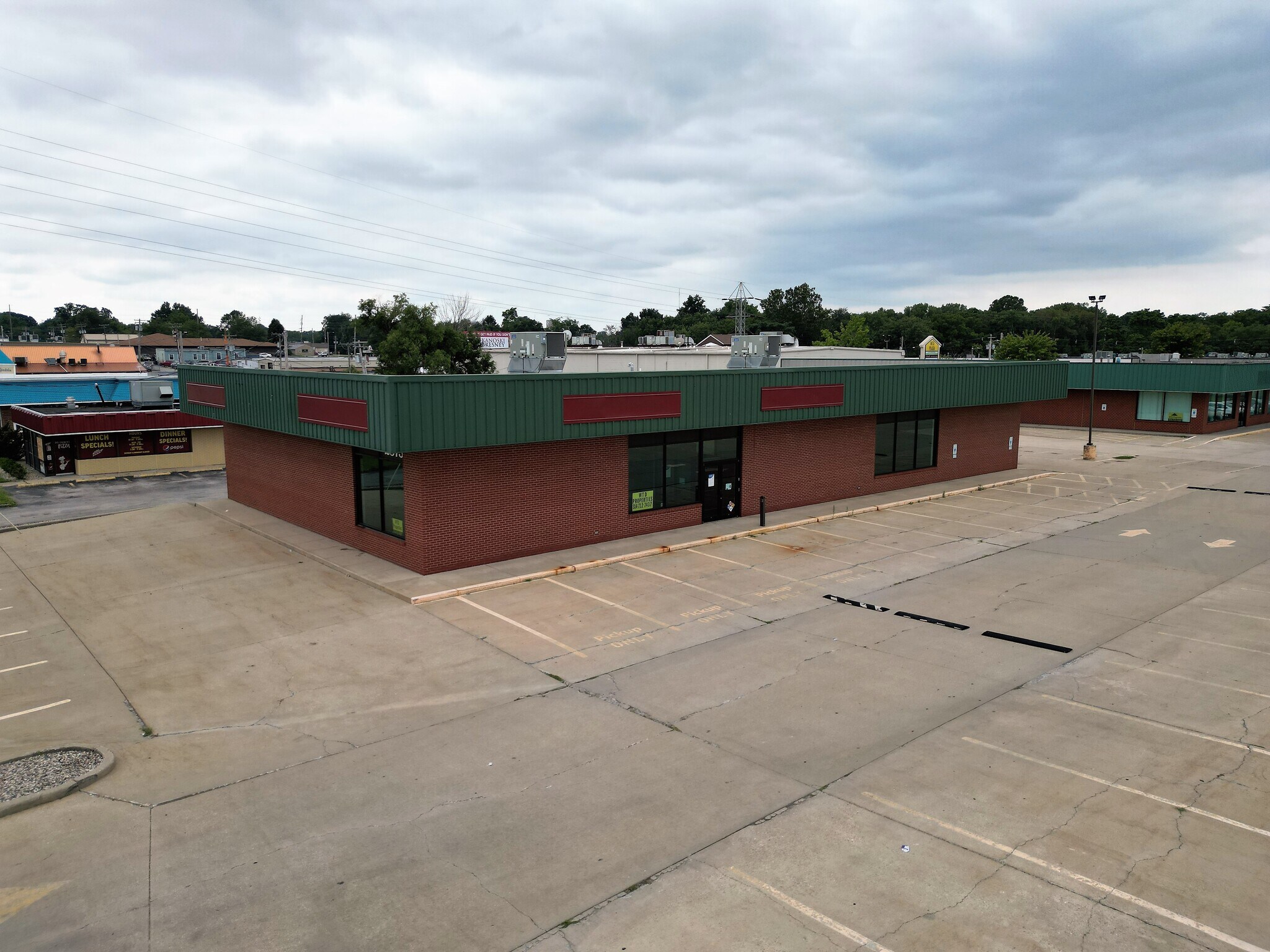 2875 N Water St, Decatur, IL for Rent