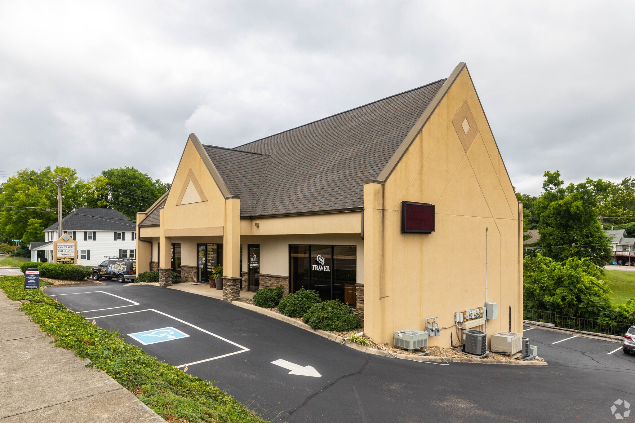 547-549 N Houston St, Maryville, TN for Sale