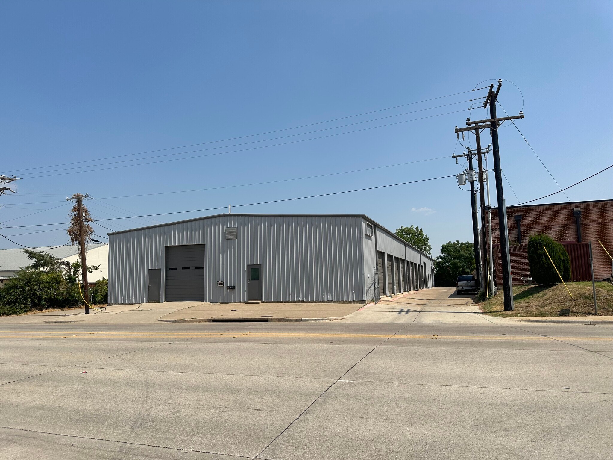 120 N Dooley St, Grapevine, TX for Rent