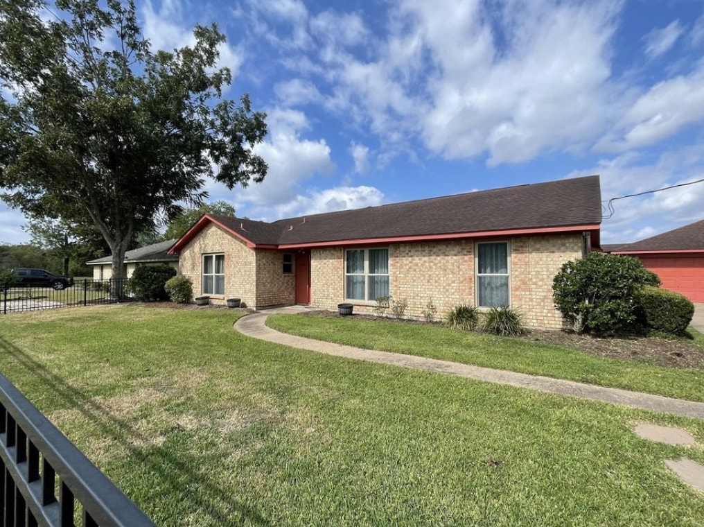 4516 11th St, Brookshire, TX for Sale