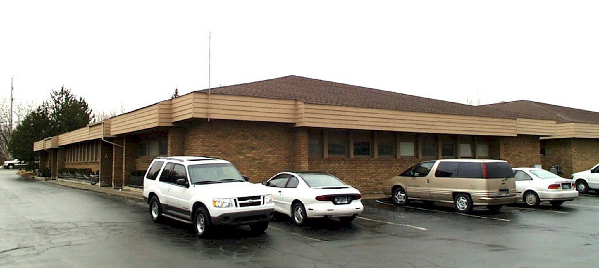 5600 W Maple Rd, West Bloomfield, MI for Rent