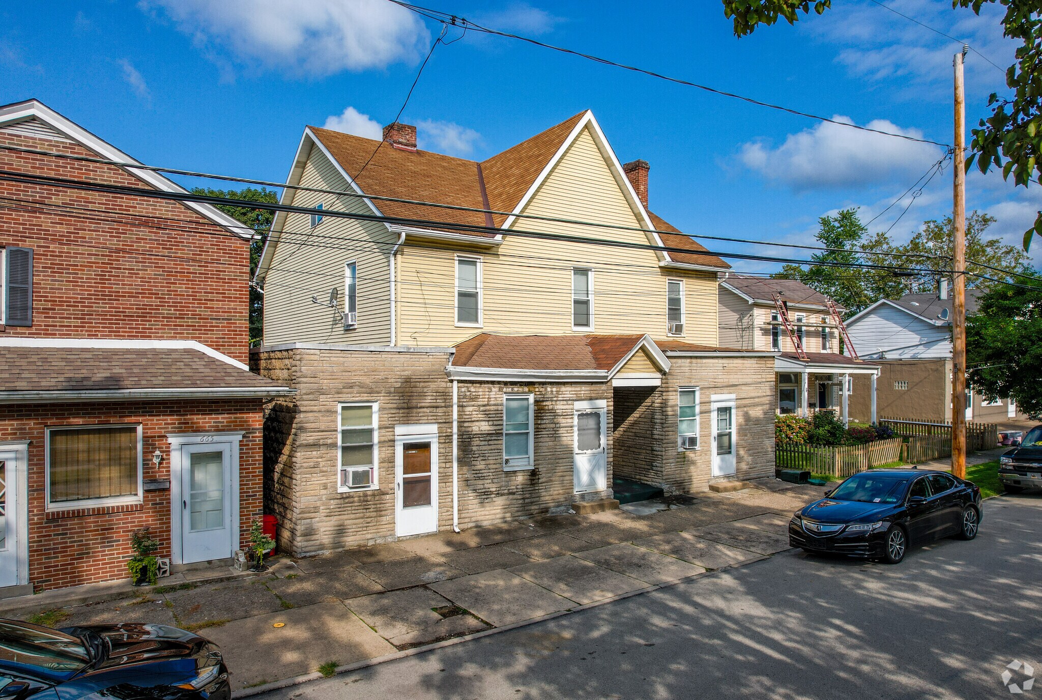 671 5th St, Oakmont, PA for Sale