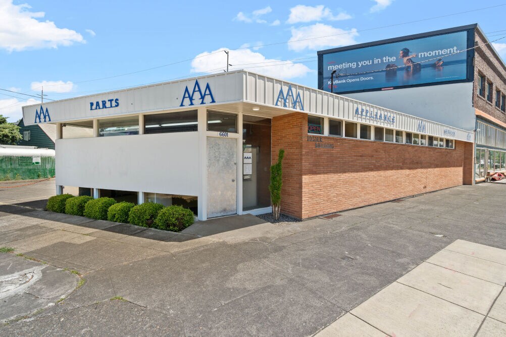6601 SE Foster Rd, Portland, OR for Sale