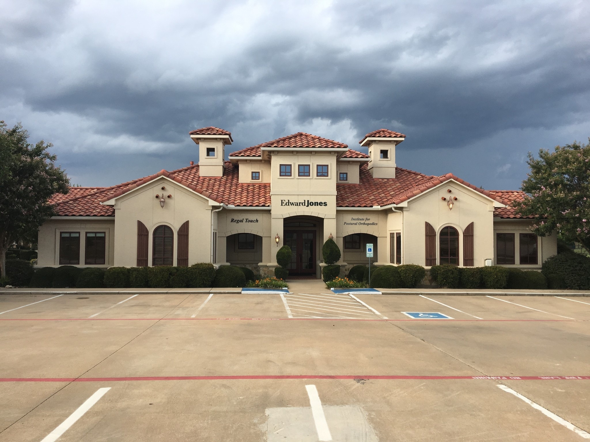 6620 Bryant Irvin Rd, Fort Worth, TX for Rent