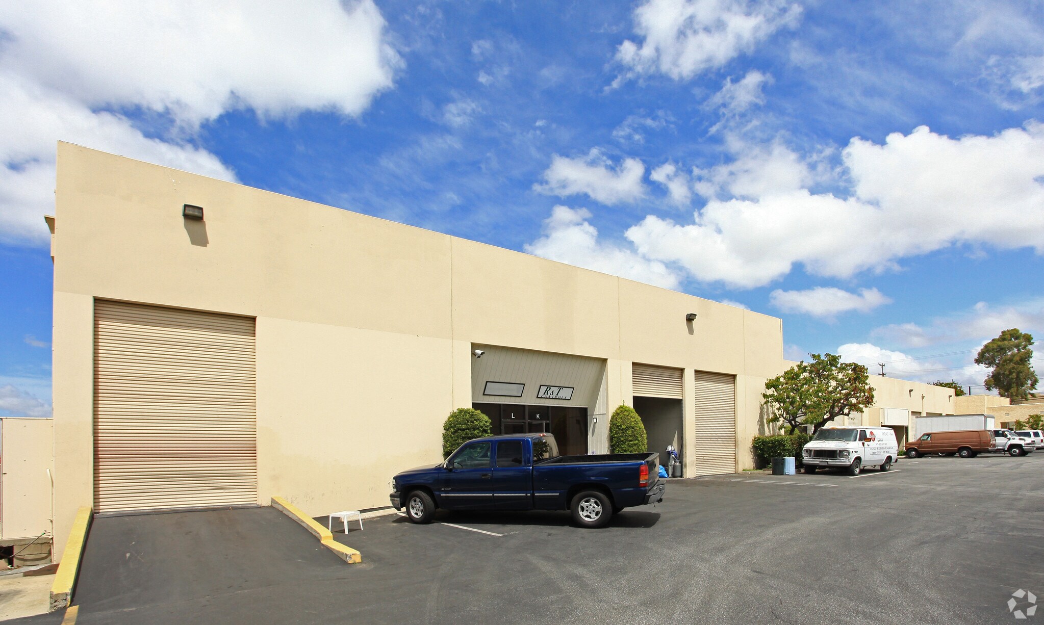 1390 E St Signal Hill, CA 90755 Industrial Property for Lease