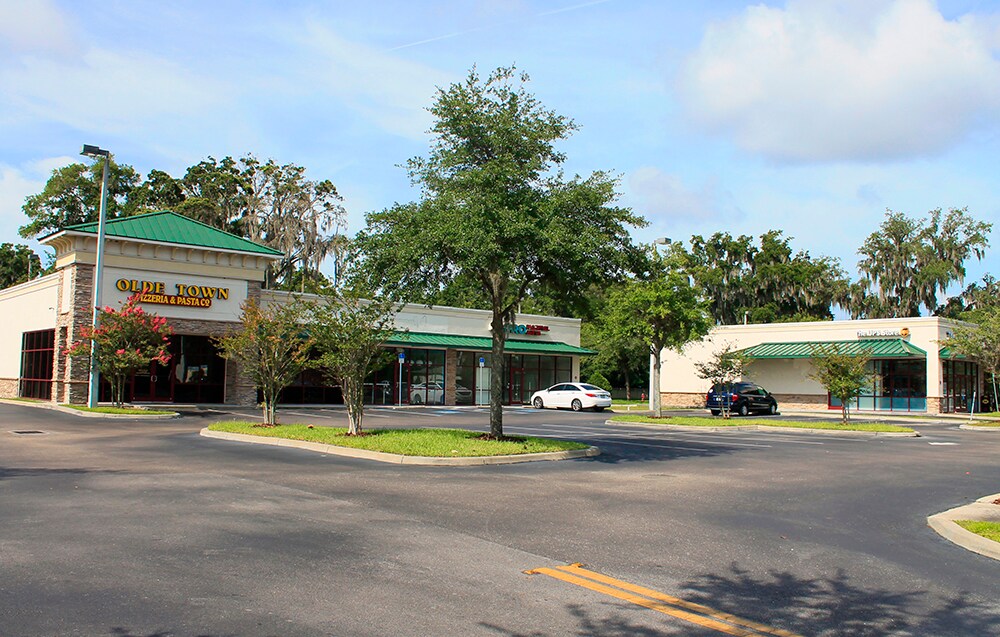 107109 W Bloomingdale Ave Brandon, FL 33511 Retail Property for