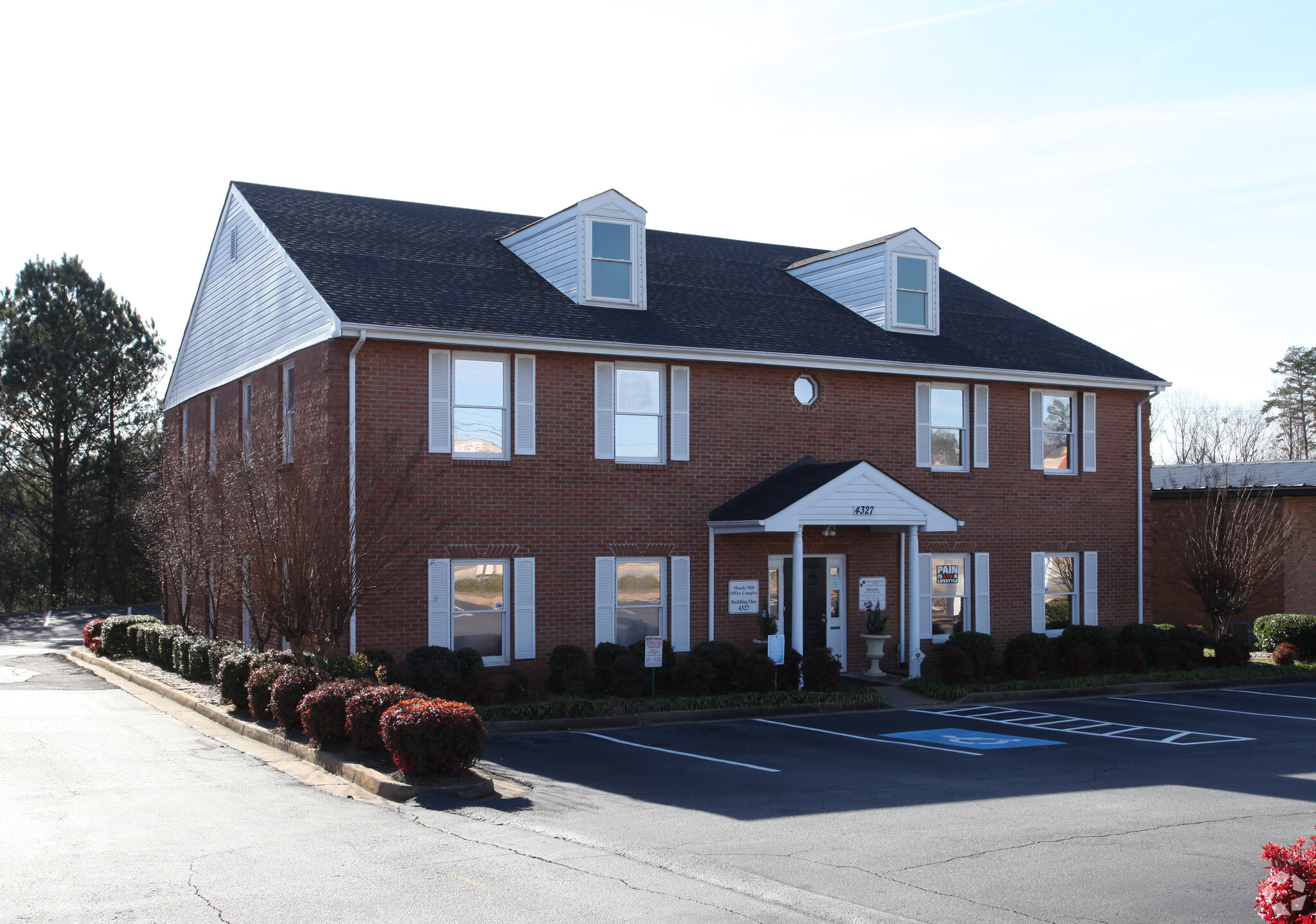 4327 Mundy Mill Rd, Oakwood, GA for Sale