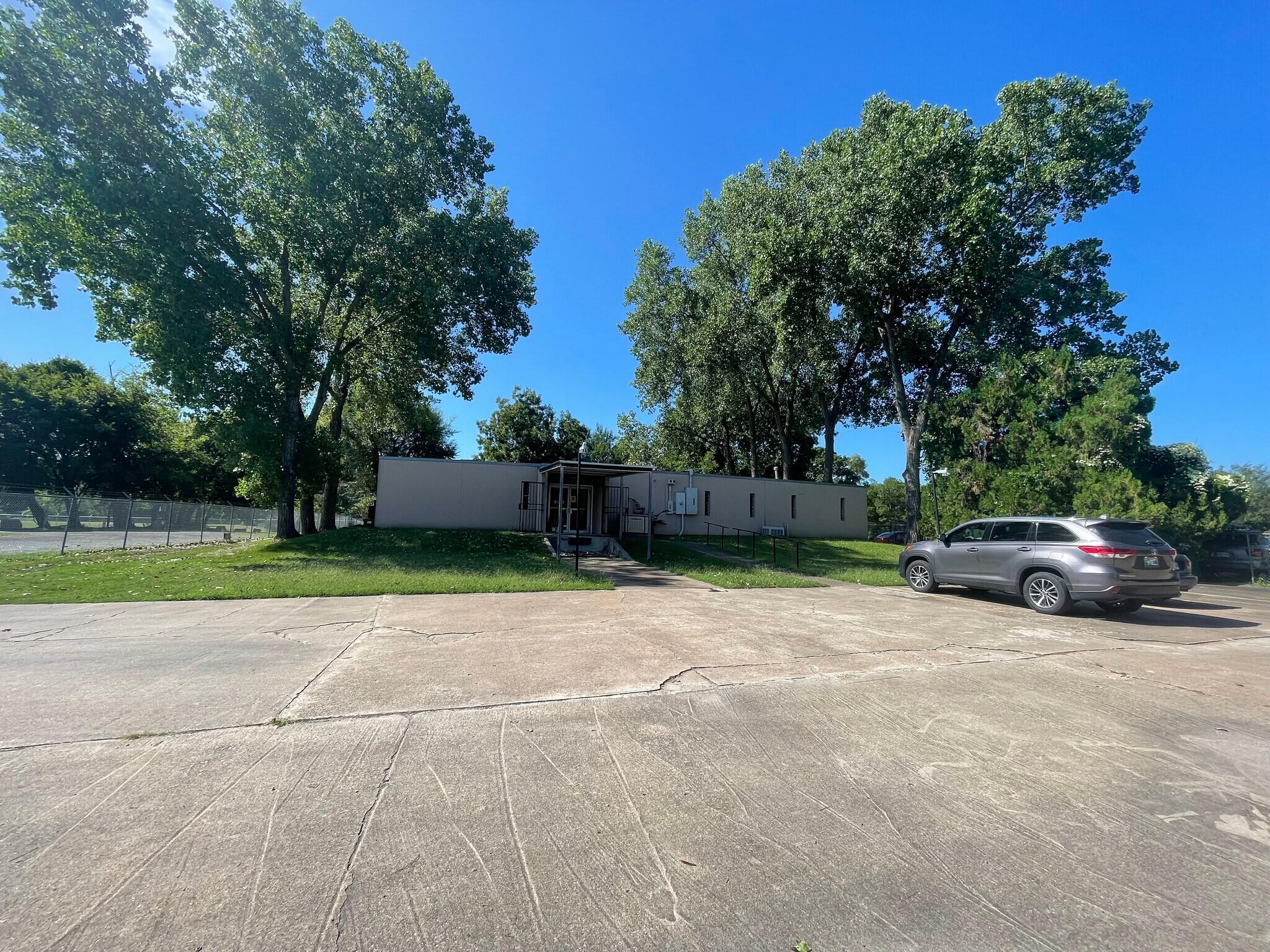 8544 E 11th St, Tulsa, OK for Sale