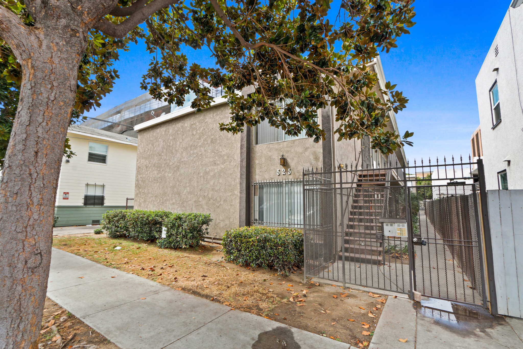 525 Linden Ave, Long Beach, CA for Sale