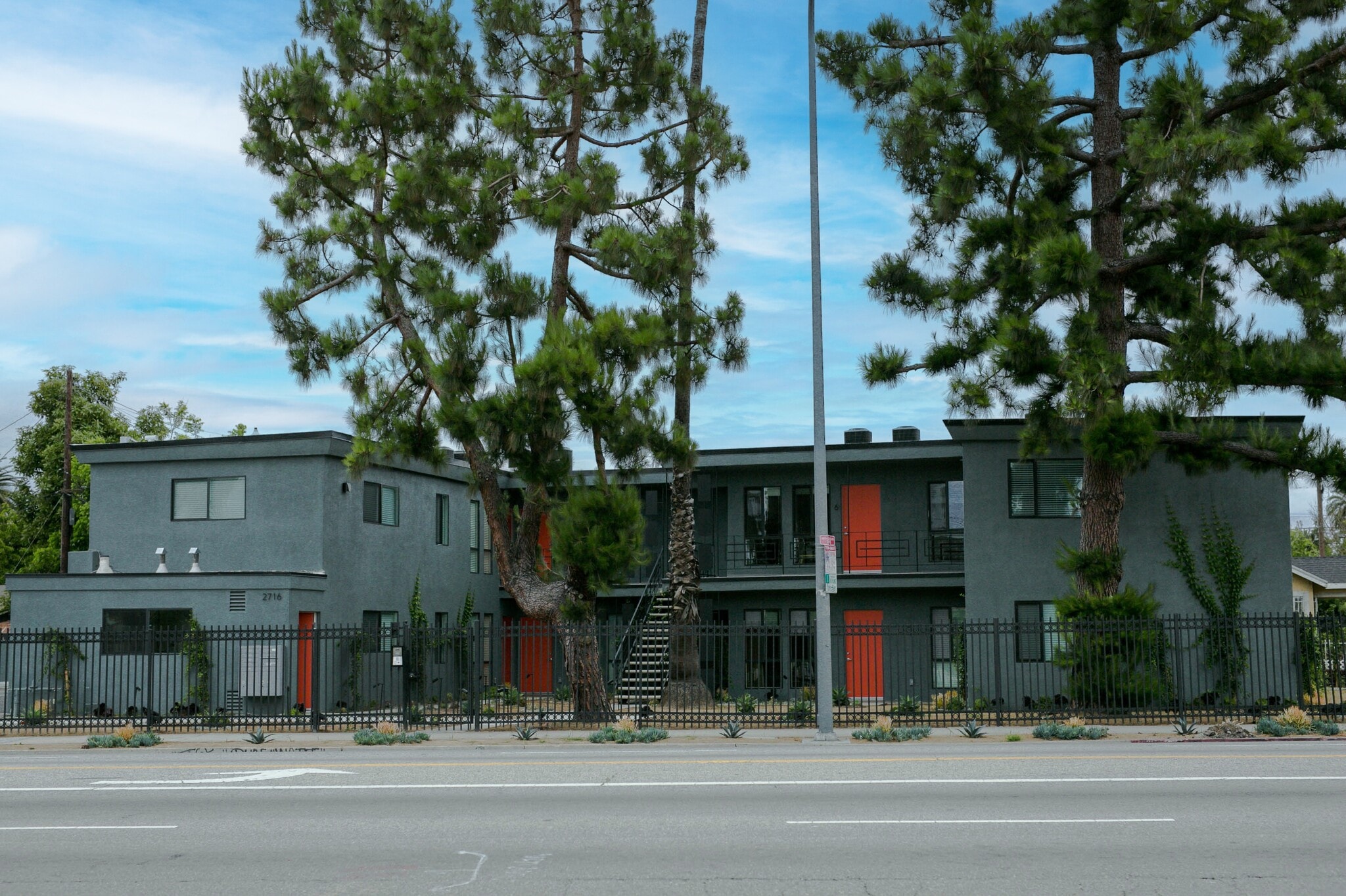 2716 S La Brea Ave, Los Angeles, CA for Sale