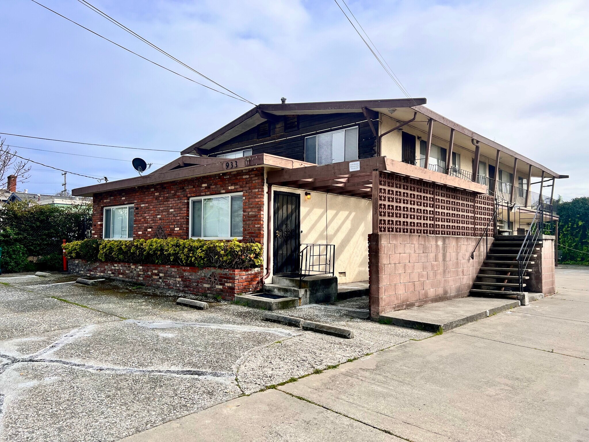 933 41st St, Oakland, CA for Sale