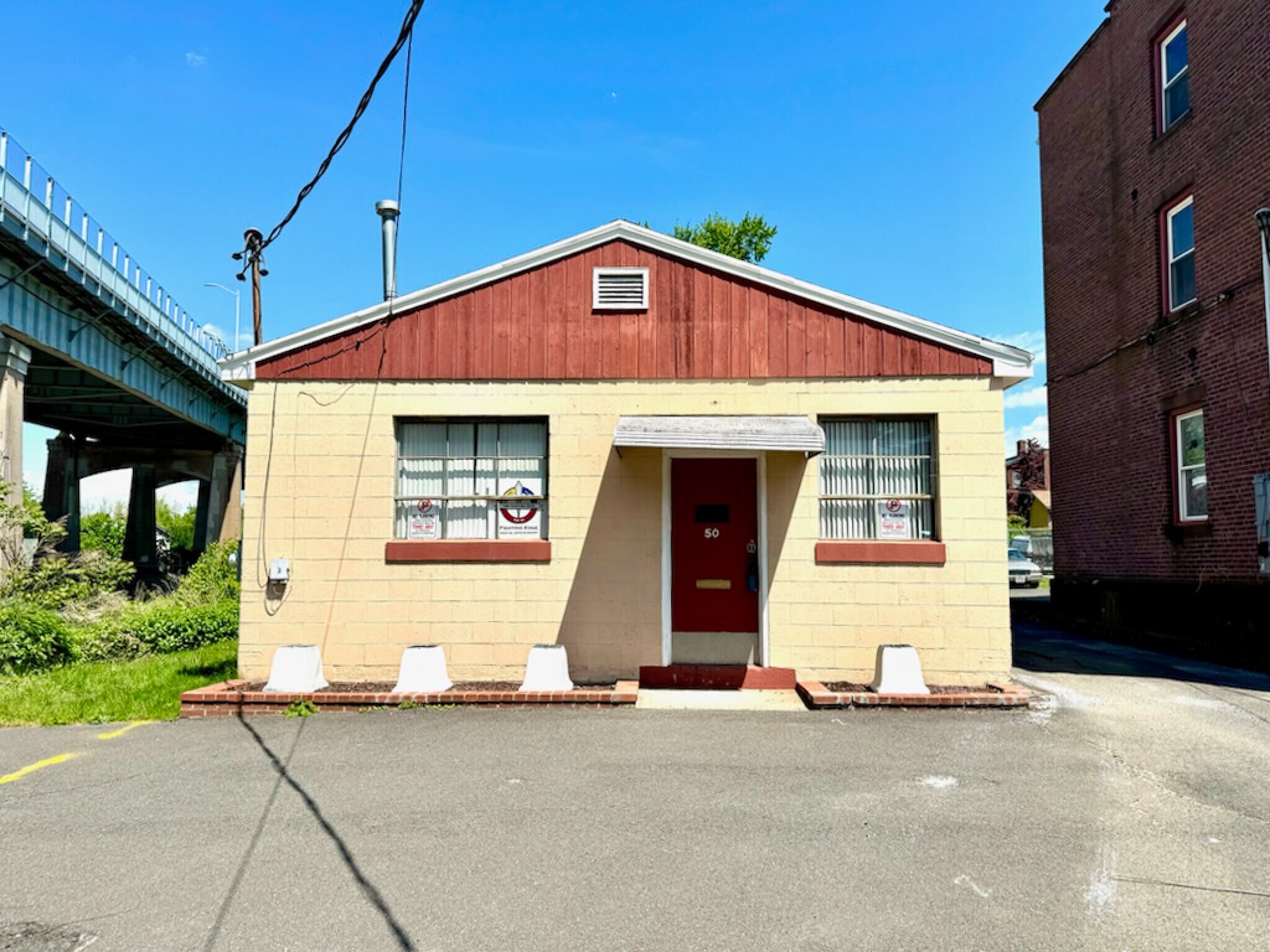 50 Saint Johns St Middletown, CT 06457 Retail Property for Sale on