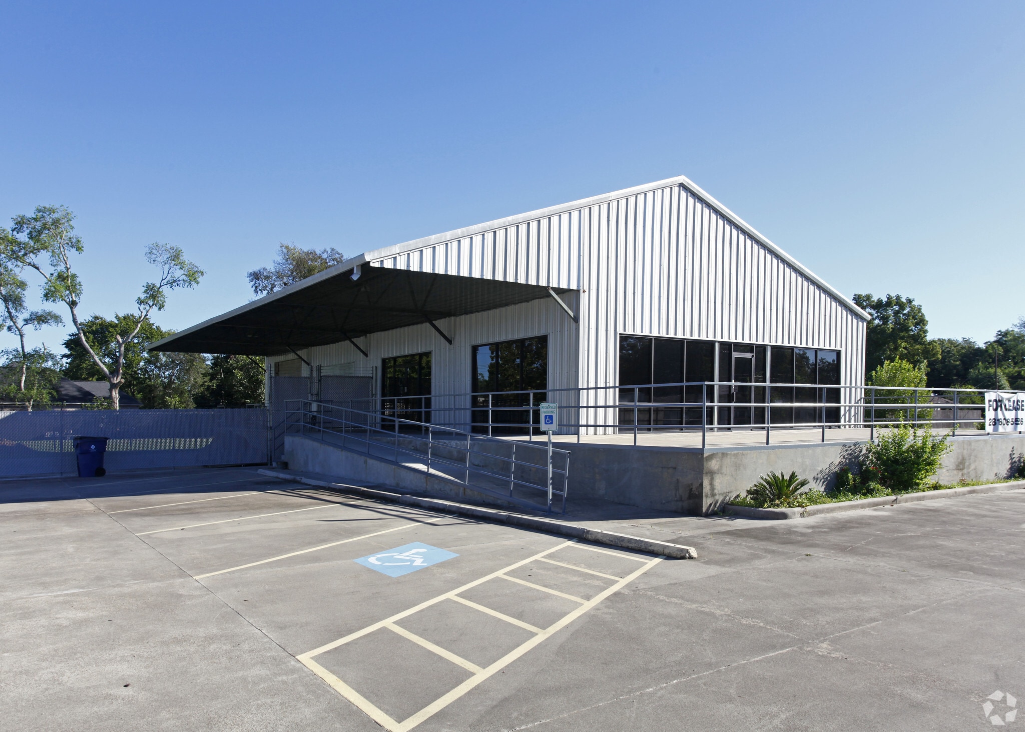 110 N Walker St, Angleton, TX for Rent