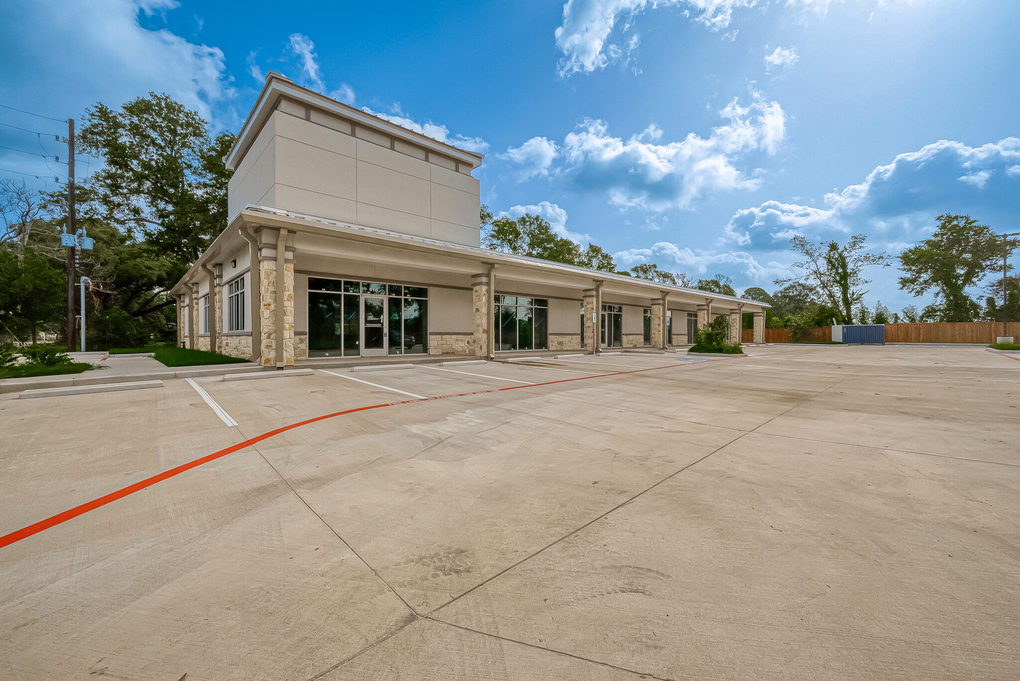 910 East Ave, Katy, TX for Sale