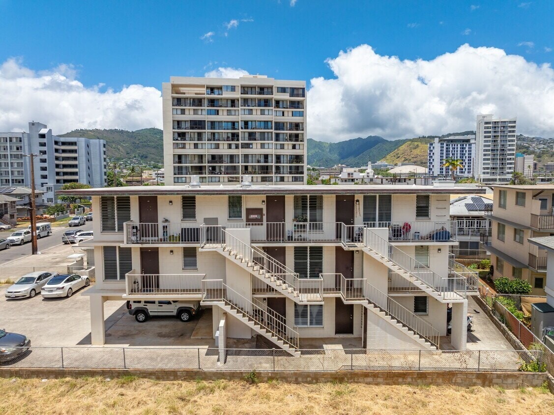 717 Hausten St, Honolulu, HI for Sale