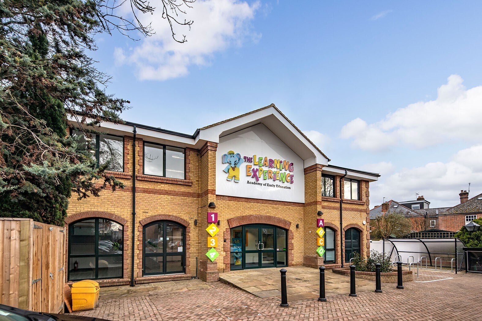 58 Church St, Weybridge, SRY for Sale