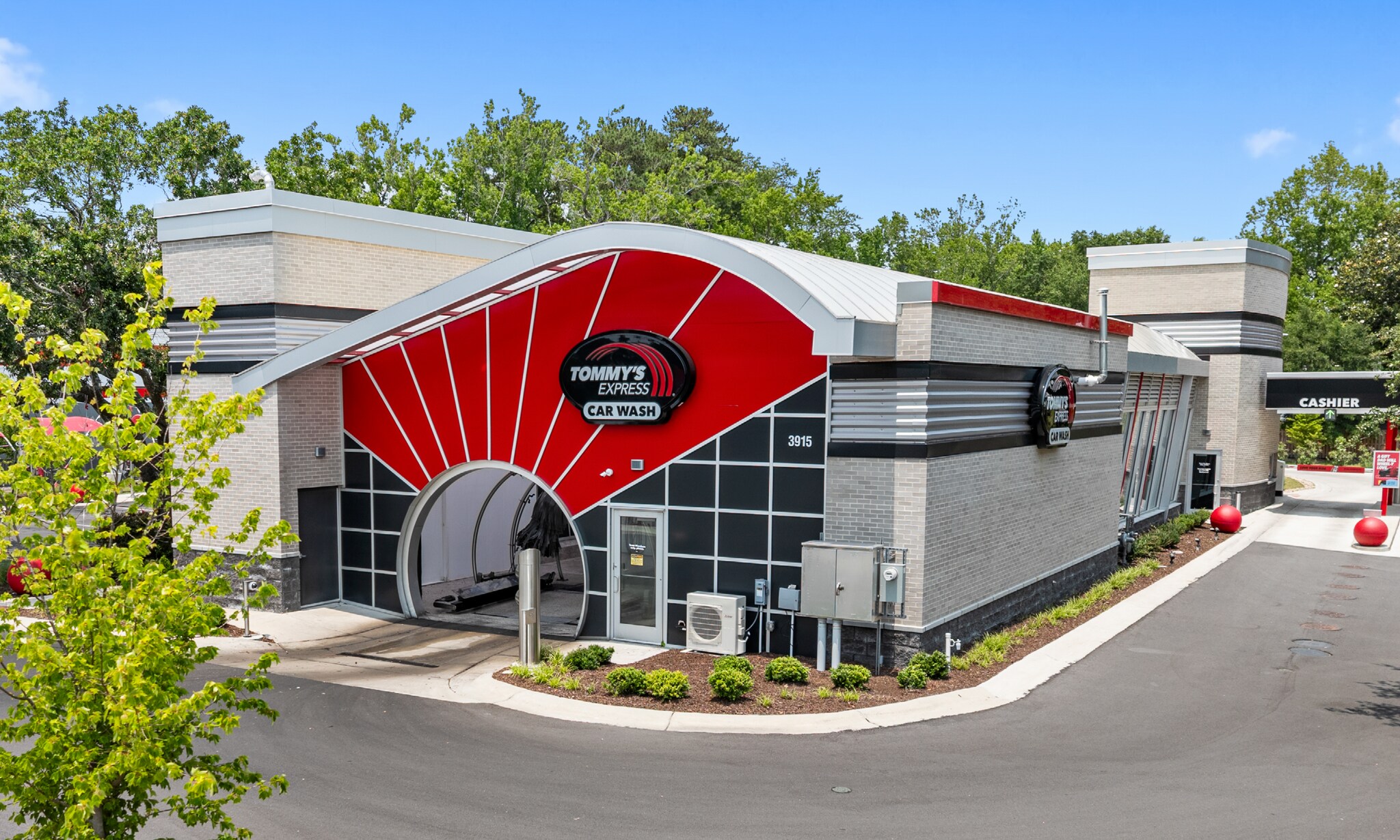 3915 Oleander Dr, Wilmington, NC for Sale