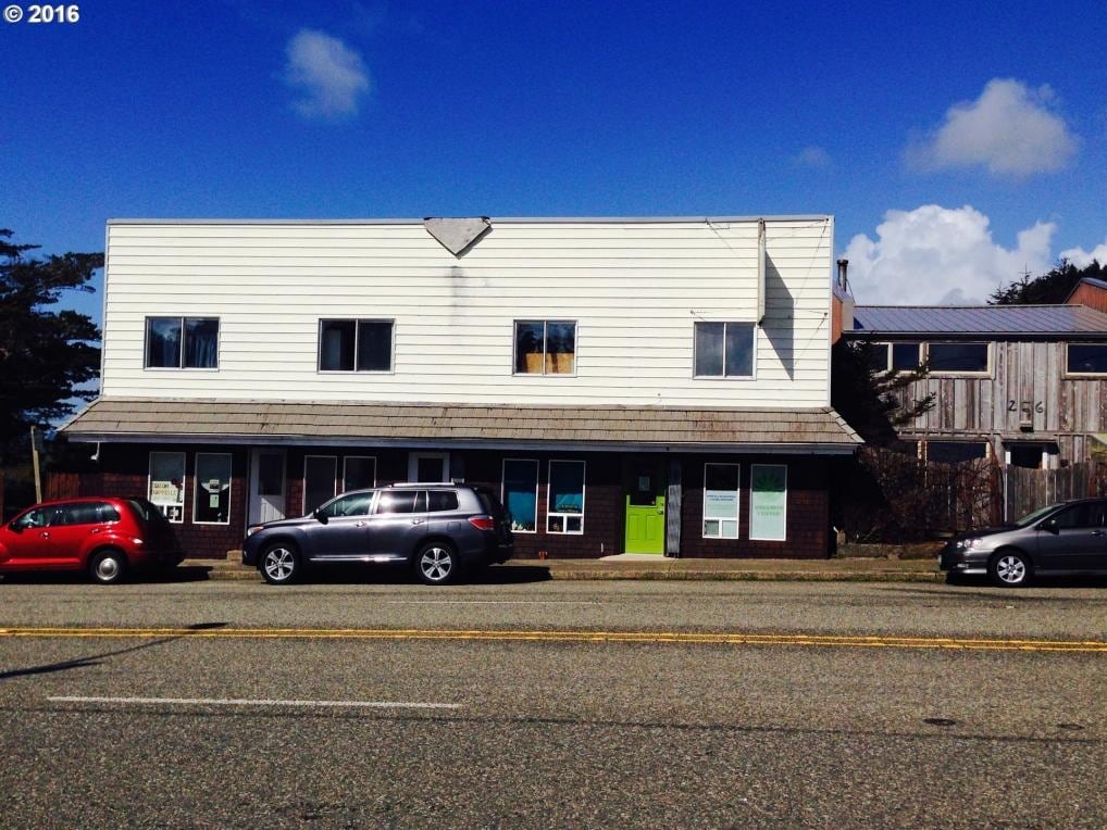 264 6th St, Port Orford, OR for Sale