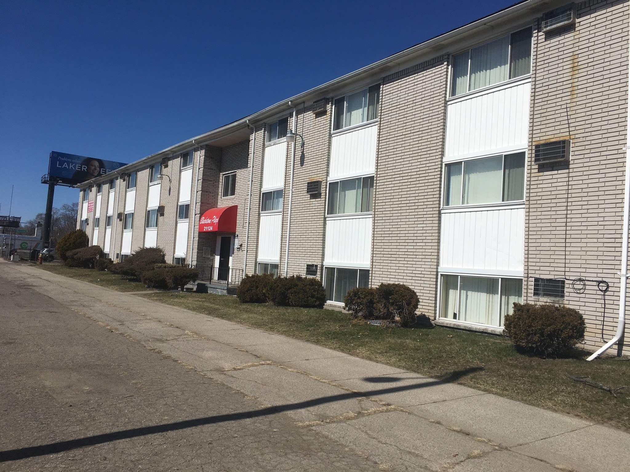 21124 Schoolcraft Detroit, MI 48223 MultiFamily Property for Sale on
