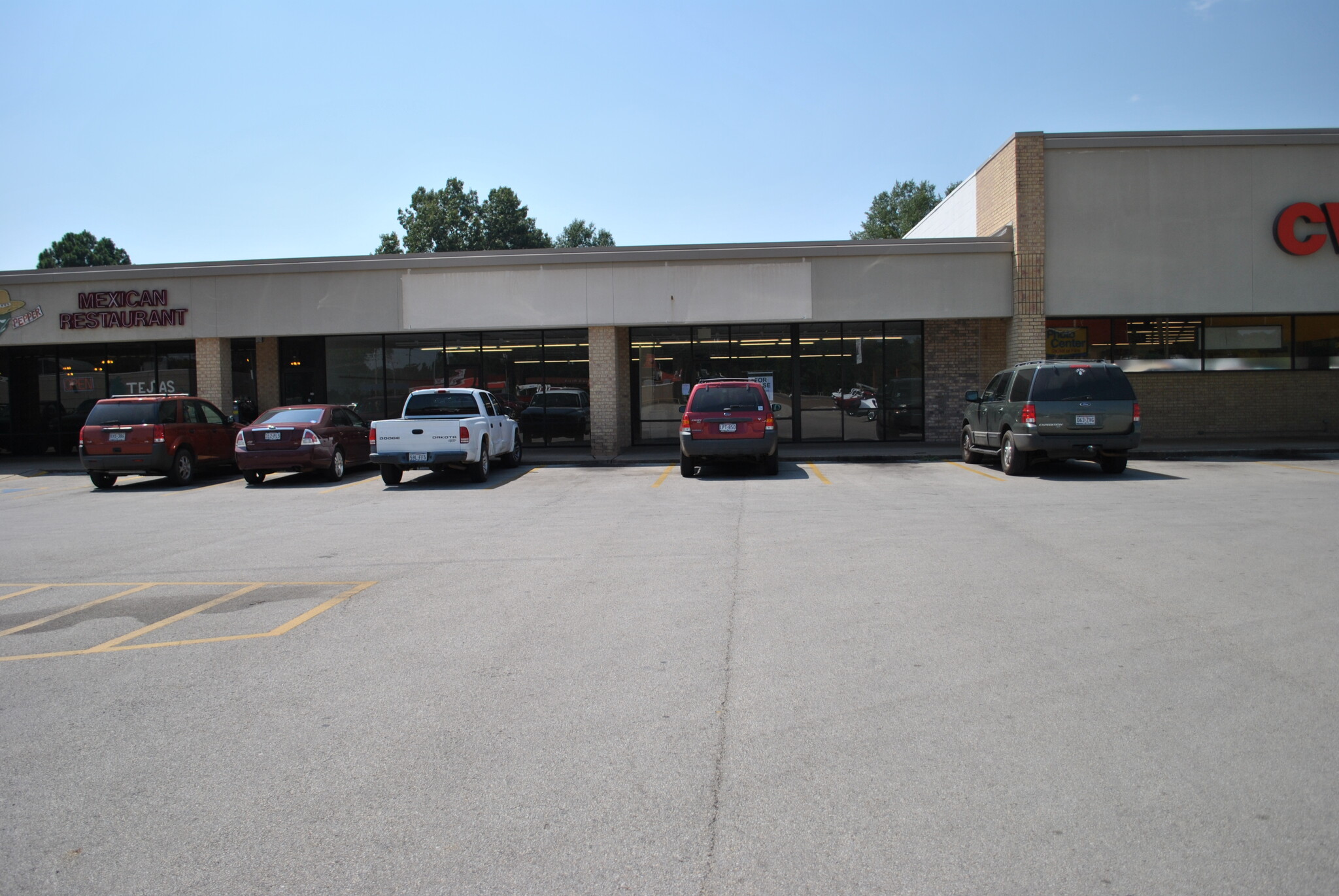 1300-1412 Broadway Ave, Gladewater, TX for Rent