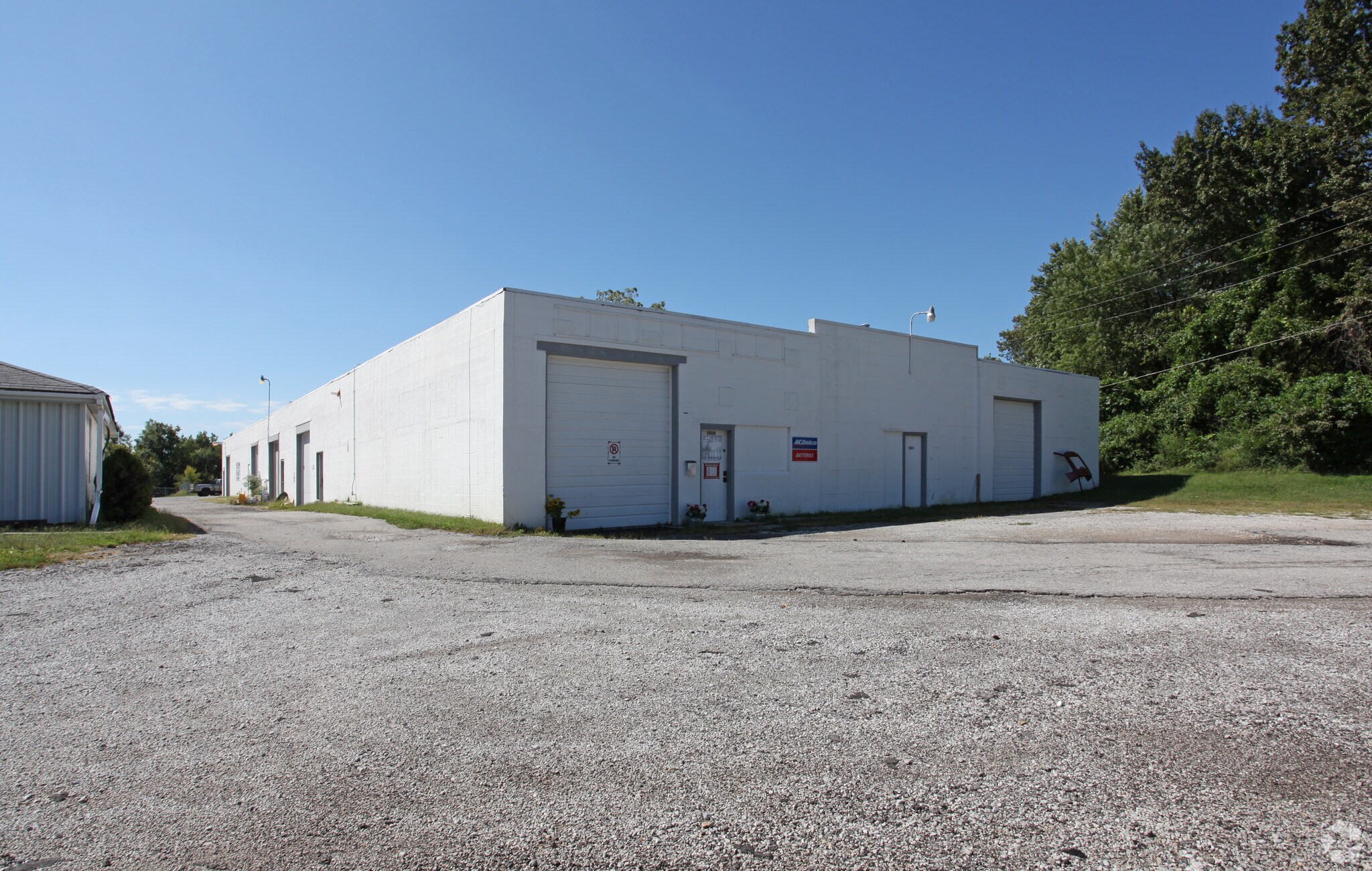 2850 E 40 Hwy, Blue Springs, MO for Rent