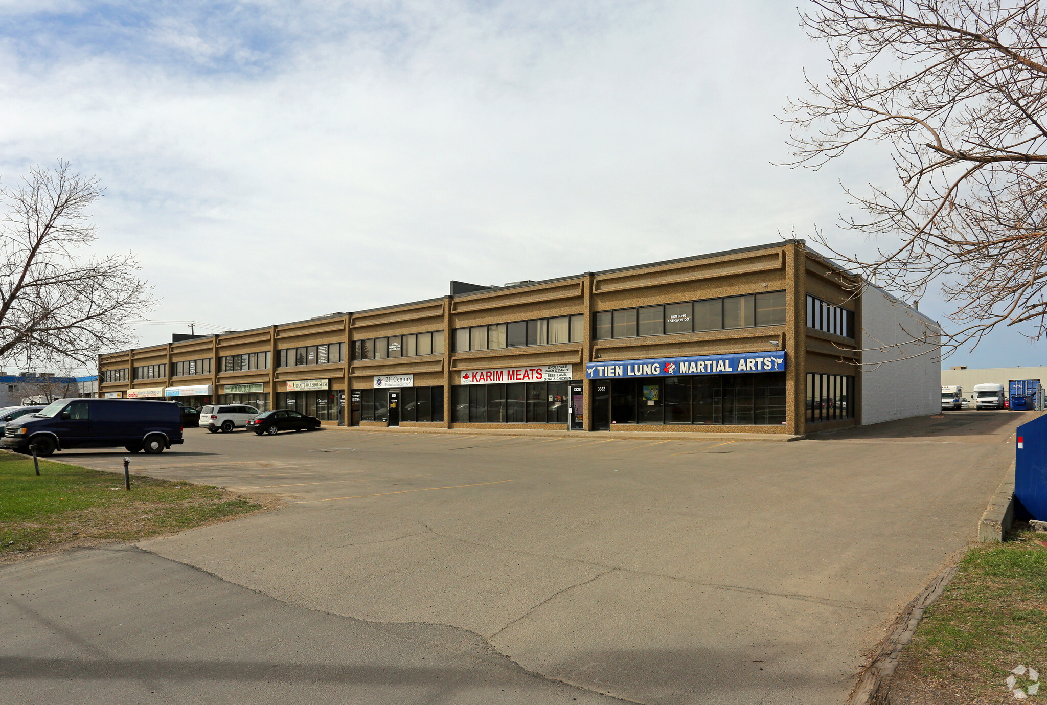 3304-3332 Parsons Rd NW, Edmonton, AB for Rent