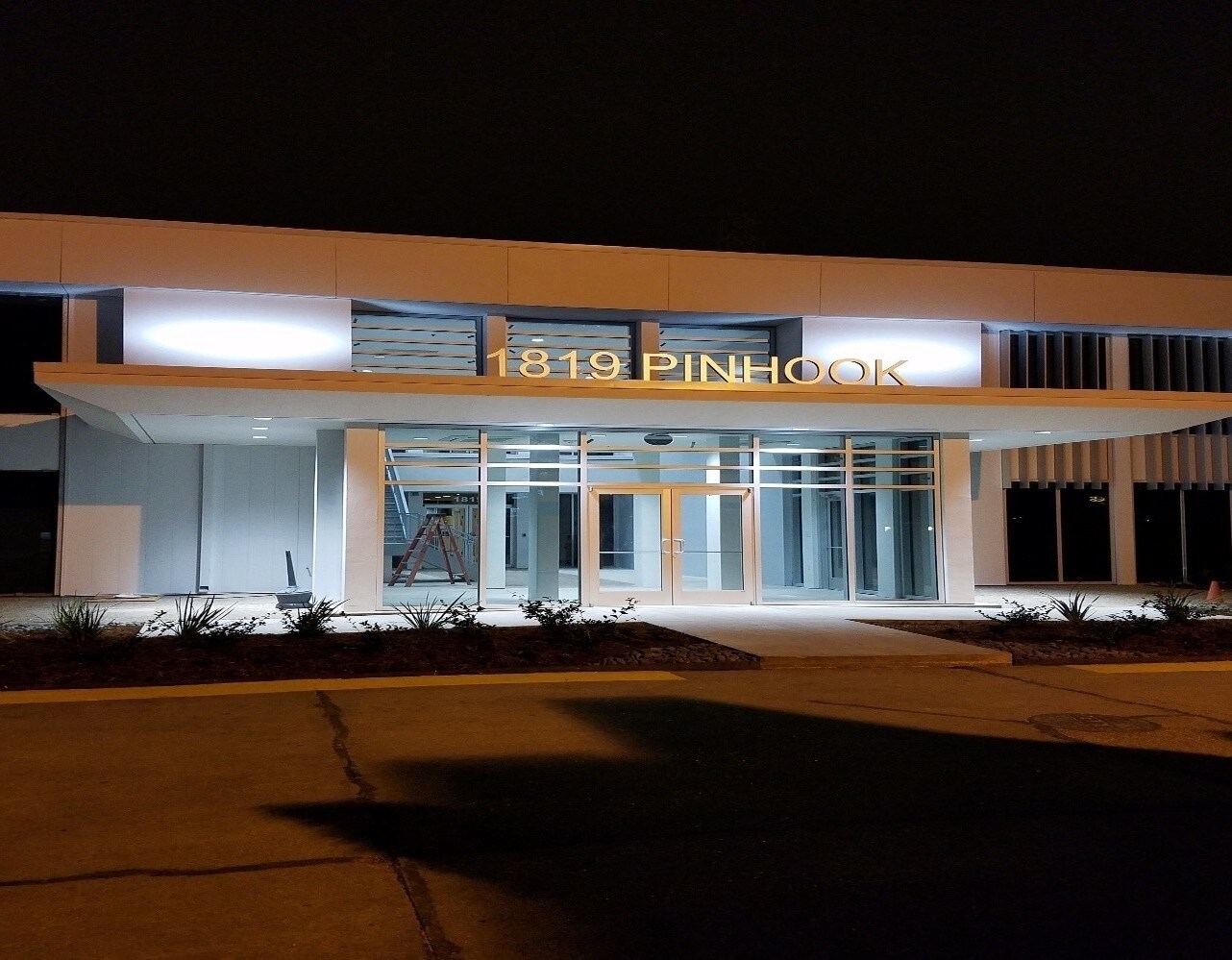 1819 W Pinhook Rd, Lafayette, LA for Rent