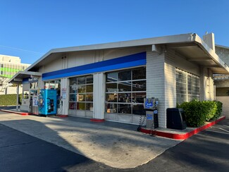 Santa Ana, CA Retail - 220 W 17th St