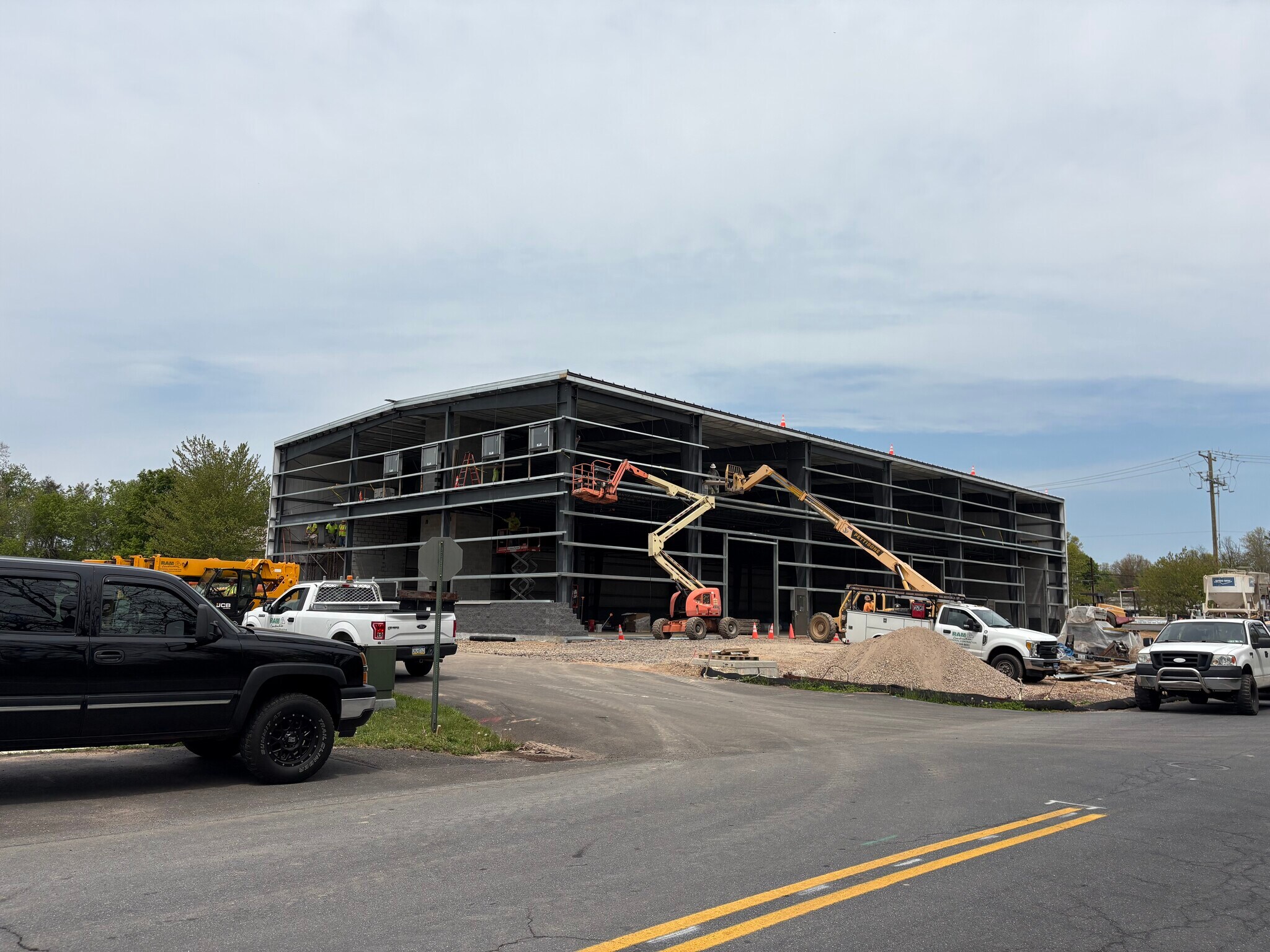 17 Industrial dr, New Britain, PA for Rent