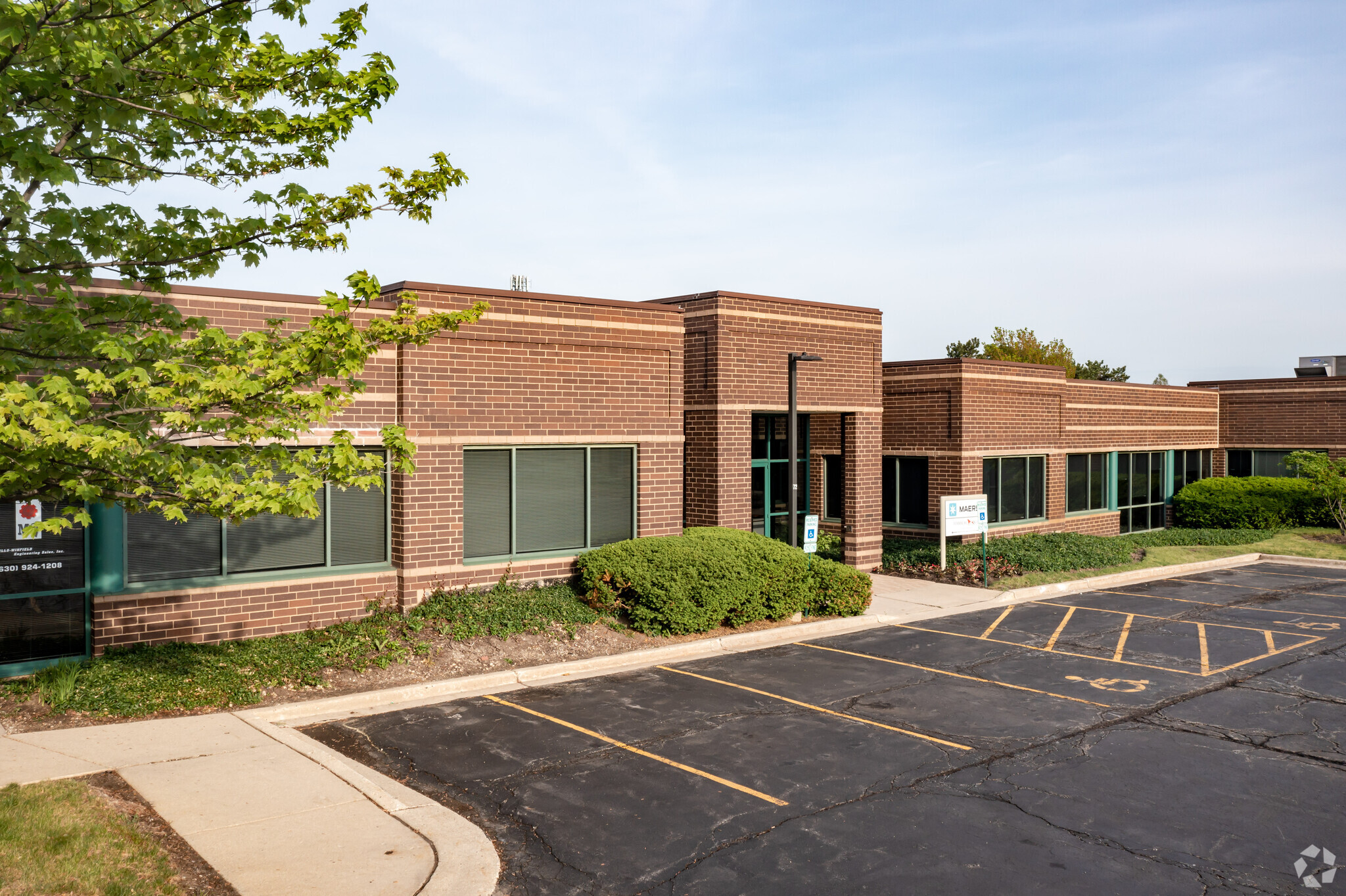 1091-1099 W Hawthorn Dr, Itasca, IL for Rent