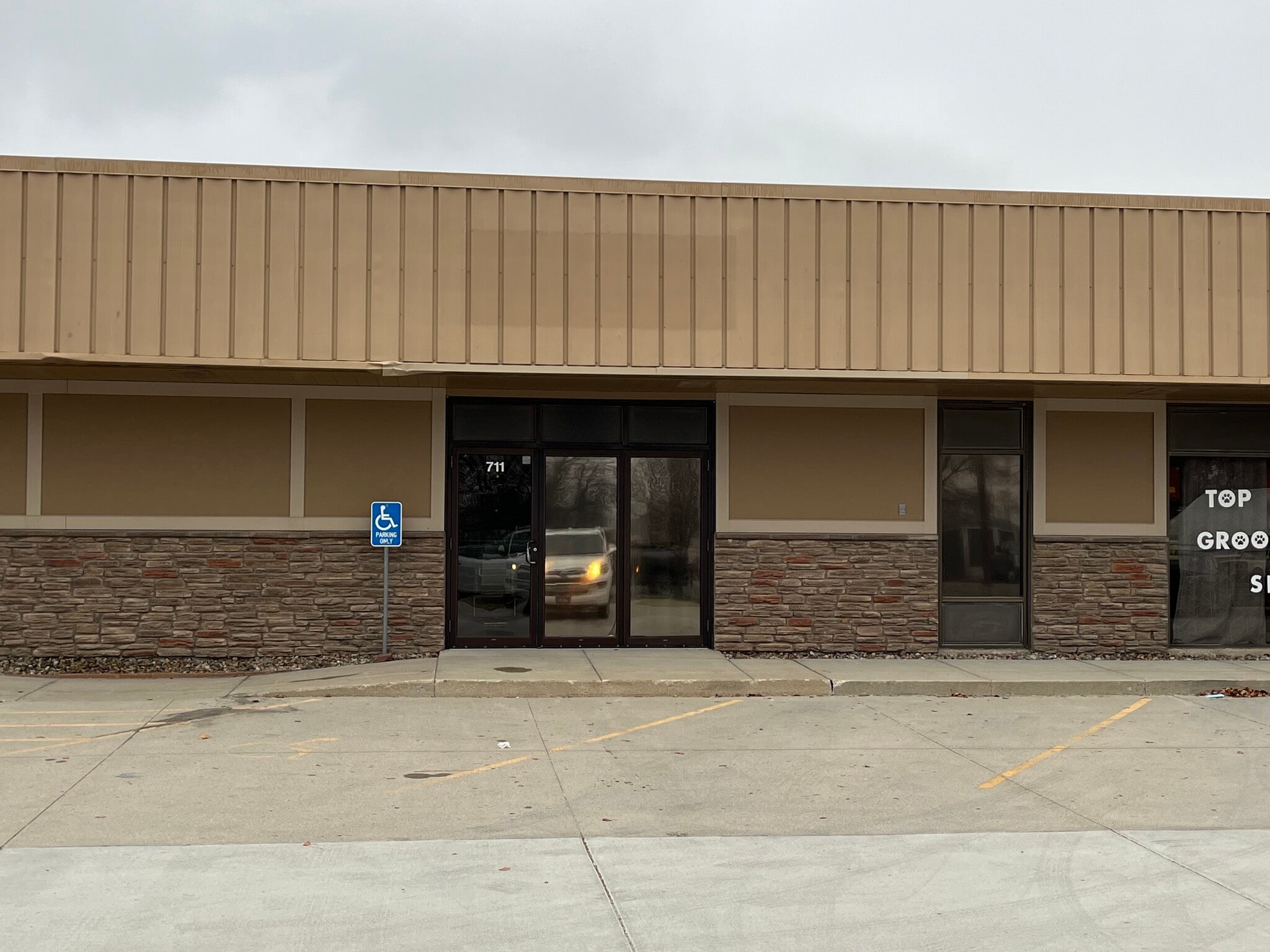 711 E Lincoln Way, Ames, IA for Rent