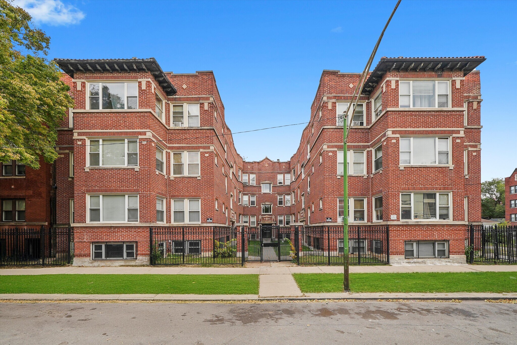 7245-7255 S Bennett Ave, Chicago, IL for Sale