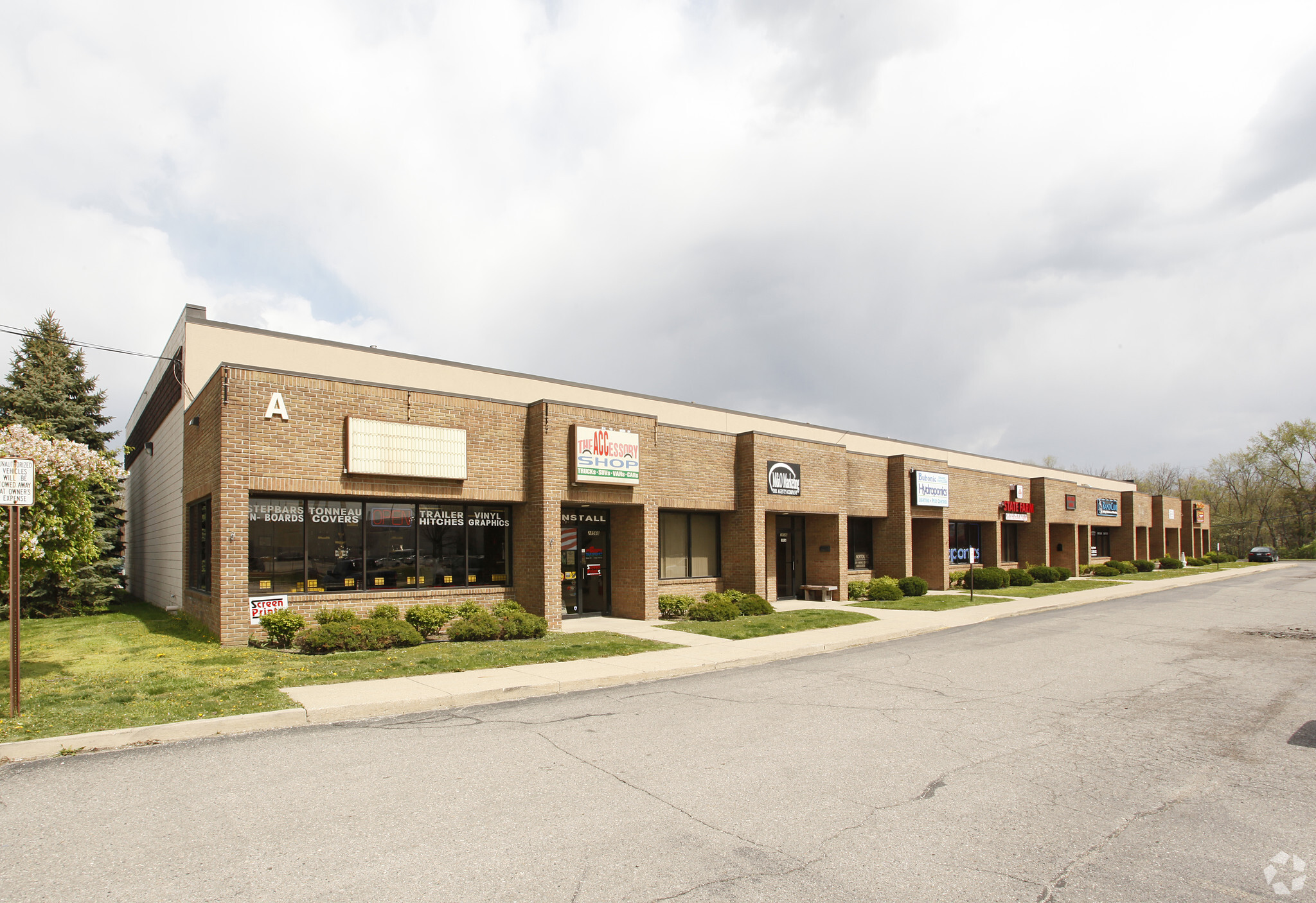 38500-38560 Michigan Ave, Wayne, MI for Rent