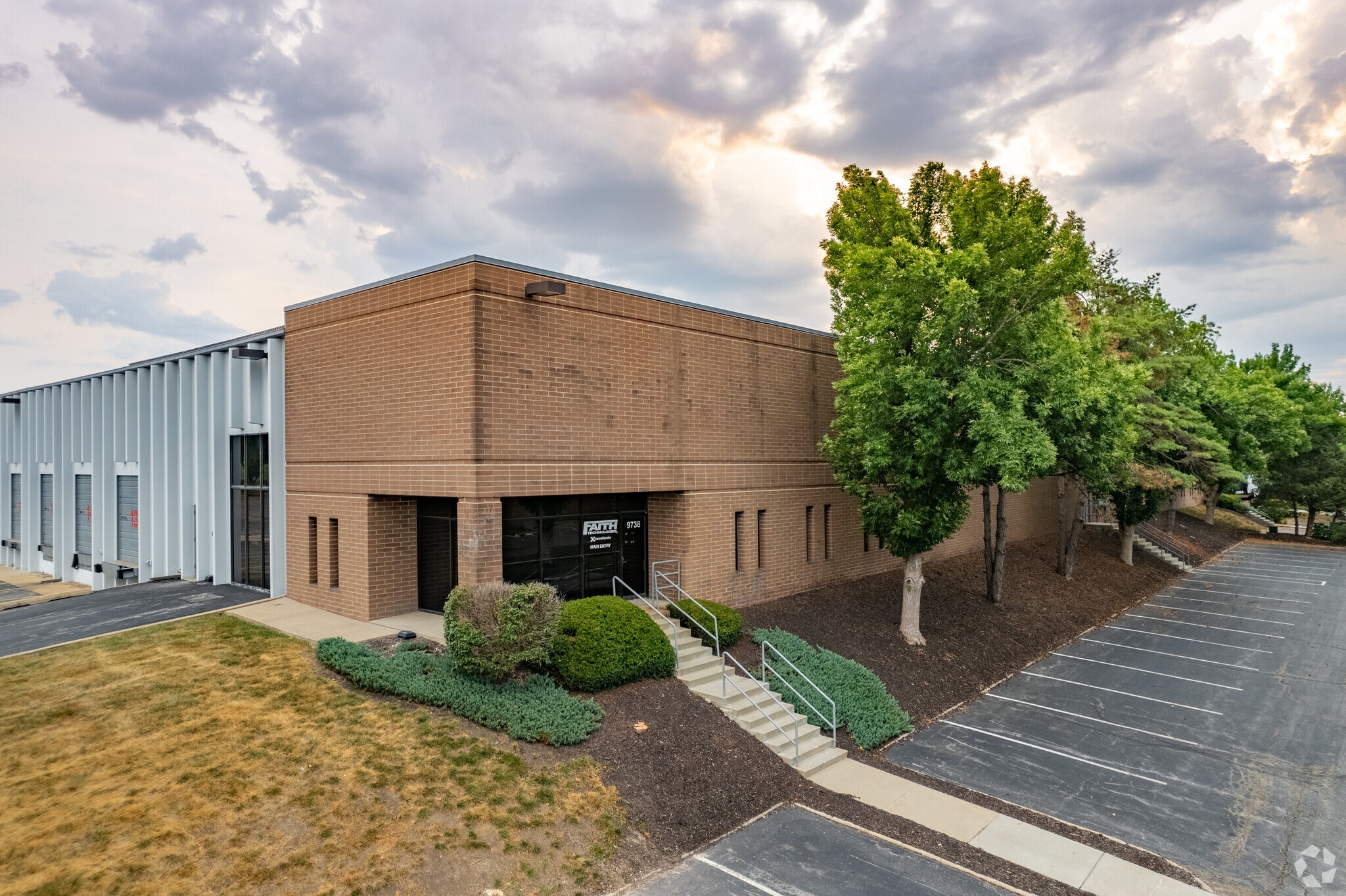 9734-9742 Pflumm Rd, Lenexa, KS for Rent