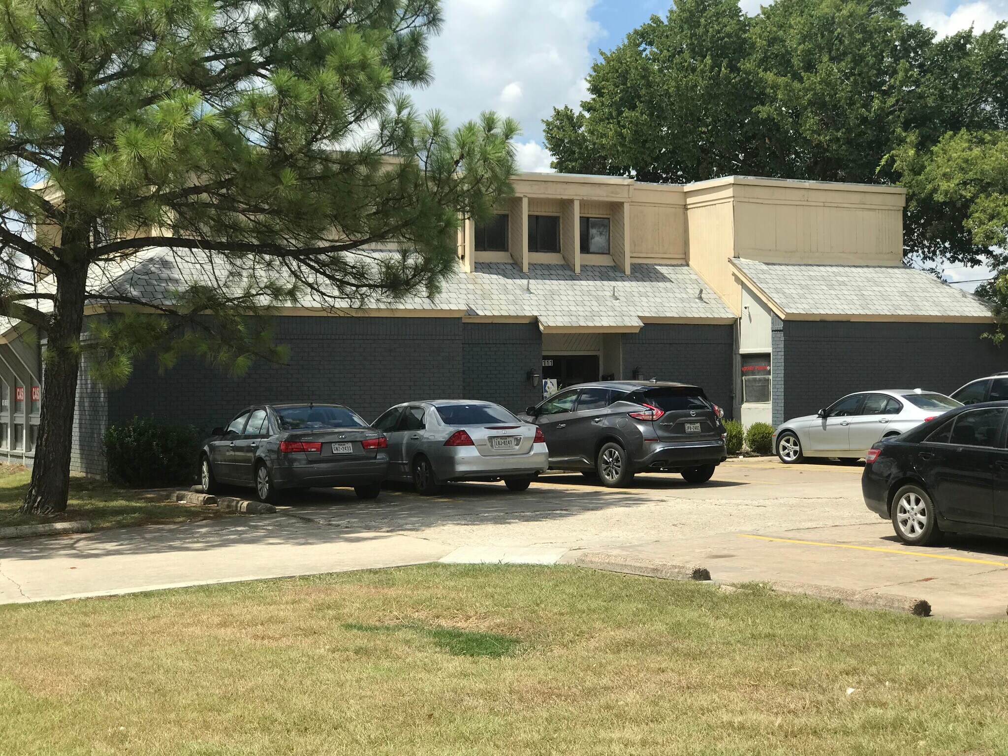 2111 S Collins St, Arlington, TX for Rent