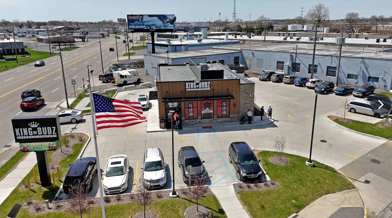 29999 Groesbeck Hwy, Roseville, MI for Sale