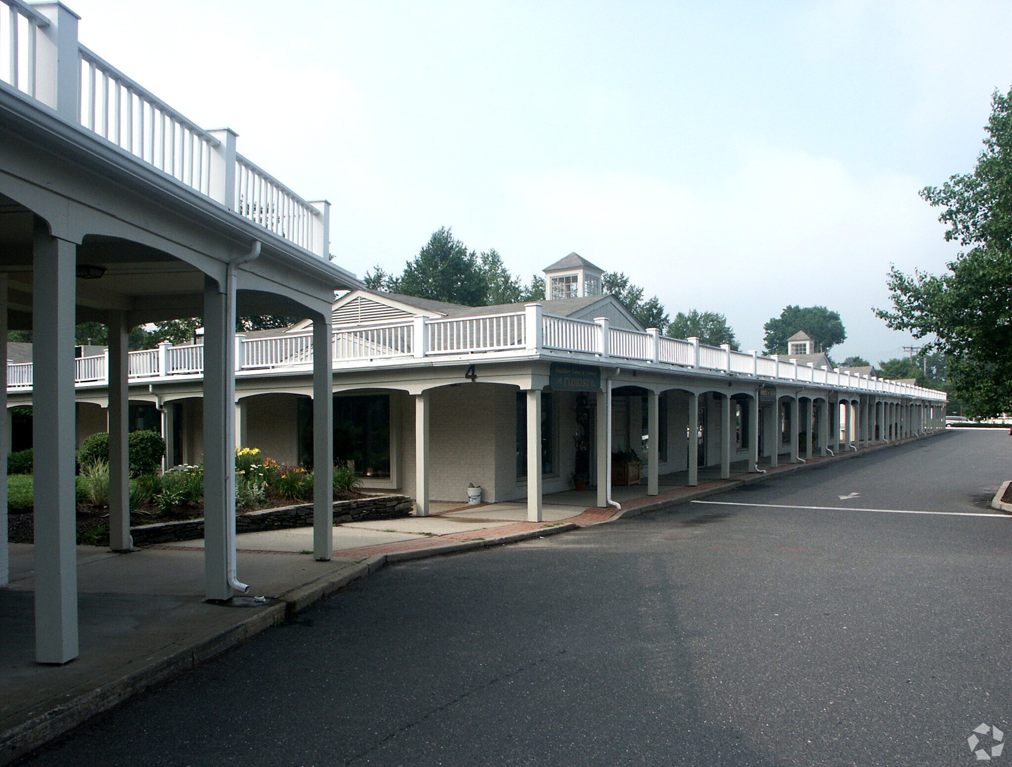 385 Main St S Southbury, CT 06488 - Shopping Center Property for Lease