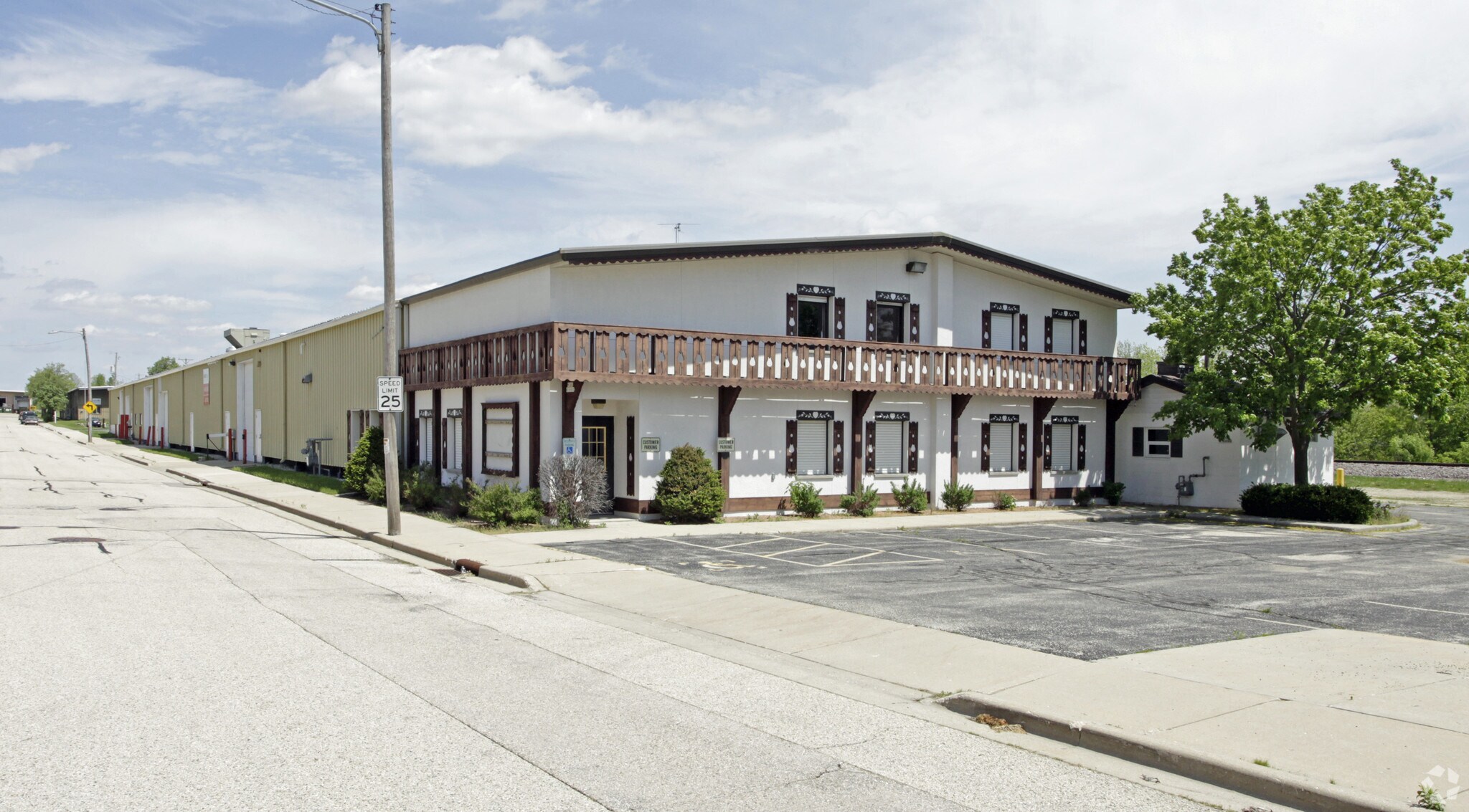 W208N16900 Center St, Jackson, WI for Rent