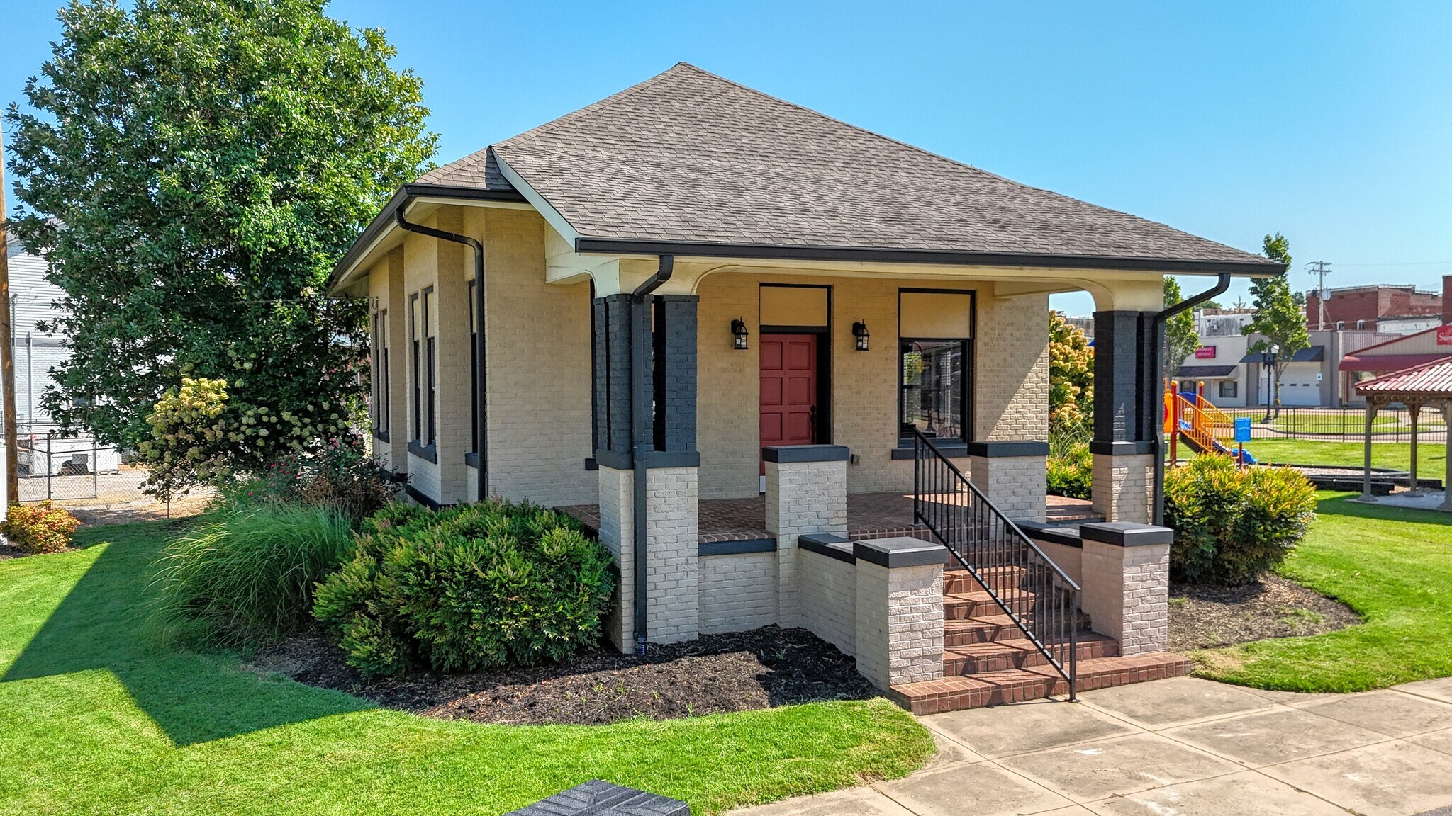 512 Stonewall St N, McKenzie, TN for Sale