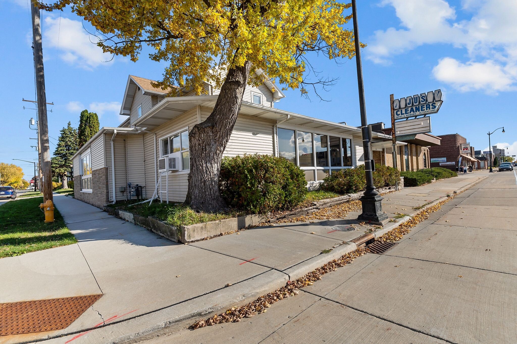 754 N Main St, Oshkosh, WI for Sale