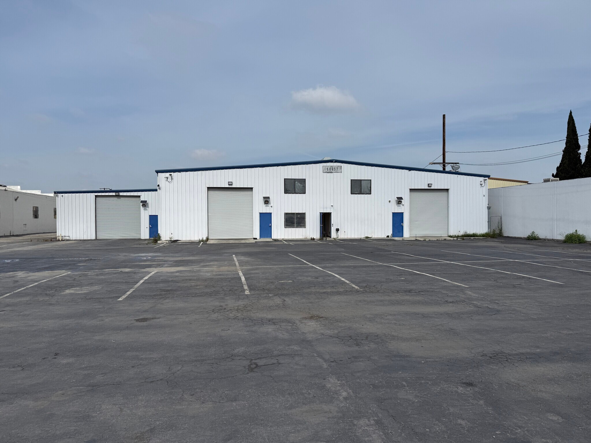 10857 Drury Ln, Lynwood, CA for Rent
