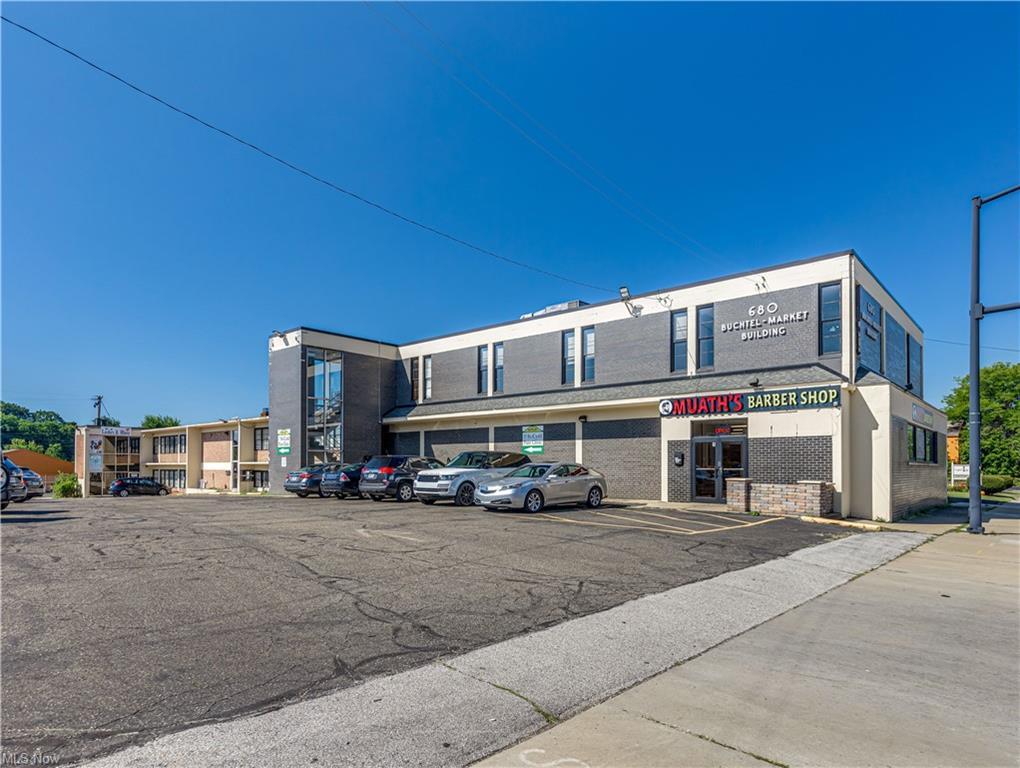 680 E Market St, Akron, OH for Rent