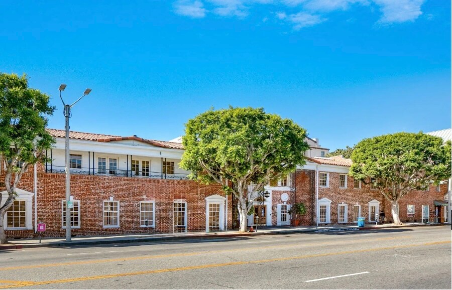 1033 Gayley Ave, Los Angeles, CA for Rent