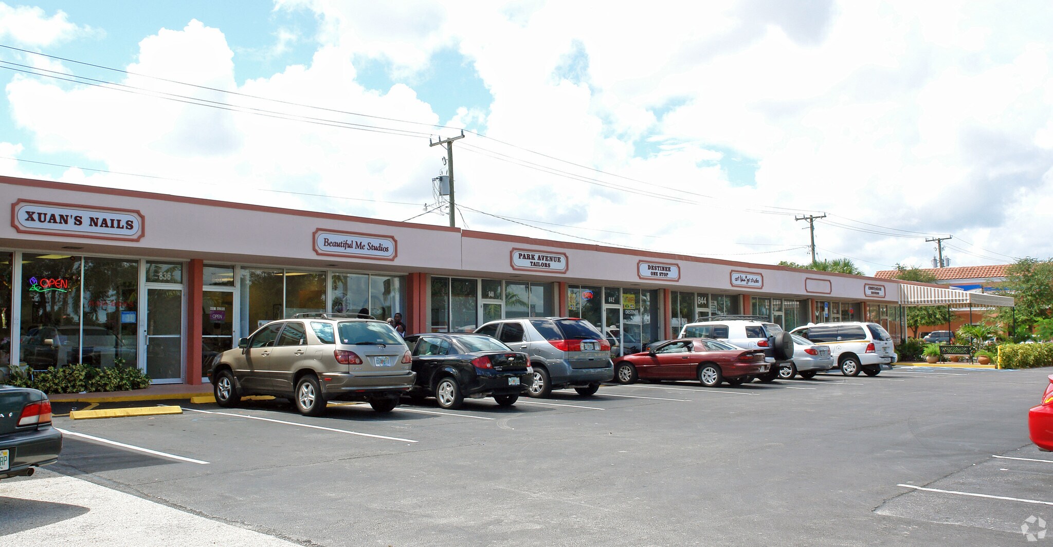 836-850 Park Ave, Lake Park, FL for Rent
