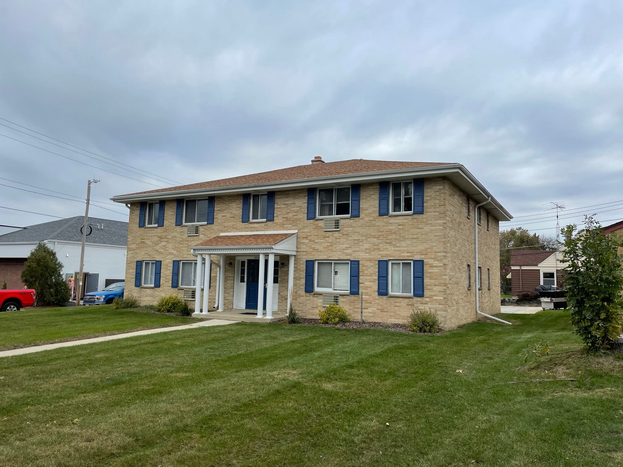10710 W Lincoln Ave, West Allis, WI for Sale